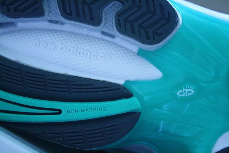 new balance 1600 women trainer